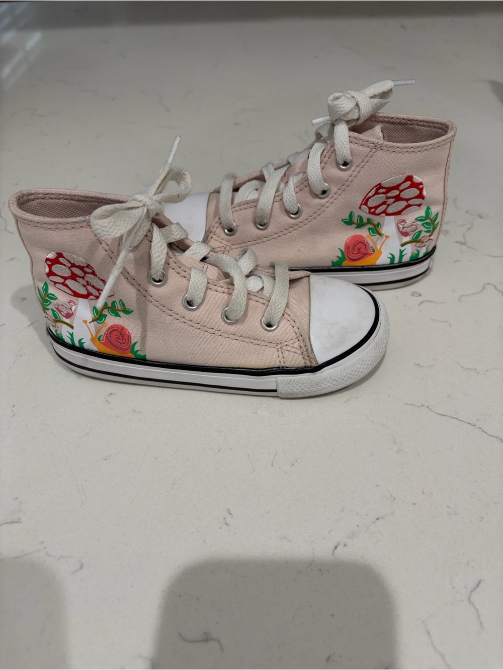 Converse Chuck Taylor All Star Embroidered Mushroom High-Tops Blush Hush Size 7